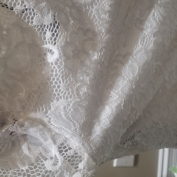 Nwt Elie Tahari large lace top streachy - Picture 11 of 13